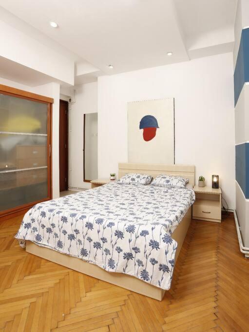1 Bdrm Apartment In City Center Bucureşti Ngoại thất bức ảnh